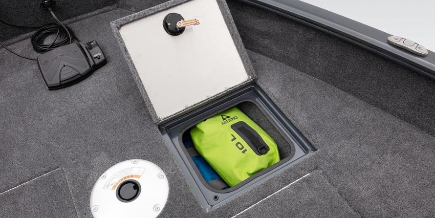 Tracker Pro Guide V-16 SC