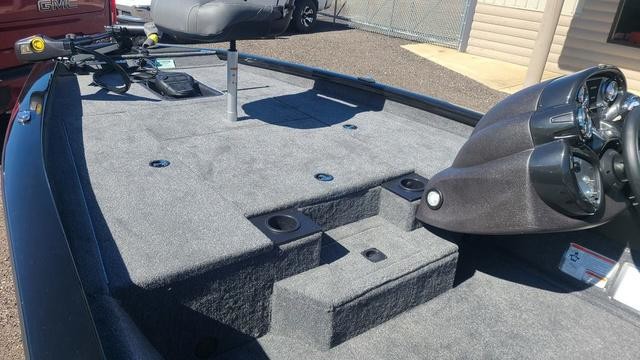 Tracker Pro Team 175 TXW