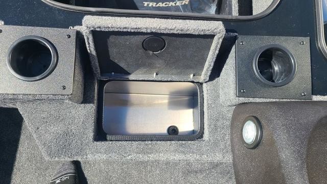 Tracker Pro Team 175 TXW