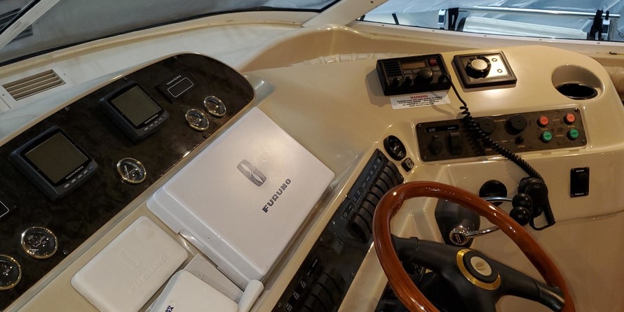 Cruisers Yachts 447 Sport Sedan