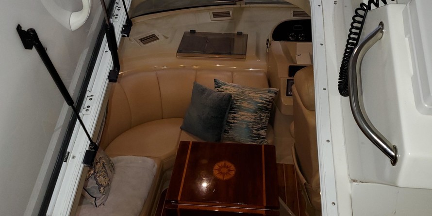 Cruisers Yachts 447 Sport Sedan