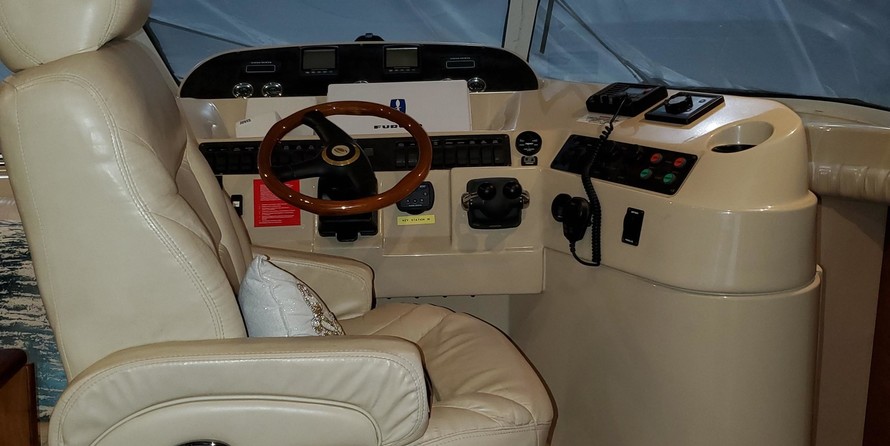 Cruisers Yachts 447 Sport Sedan