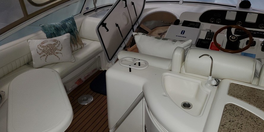 Cruisers Yachts 447 Sport Sedan