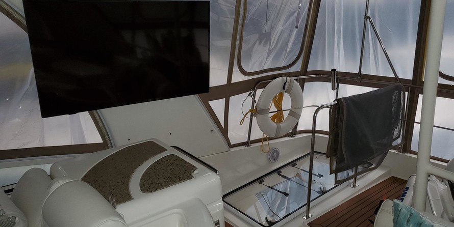 Cruisers Yachts 447 Sport Sedan