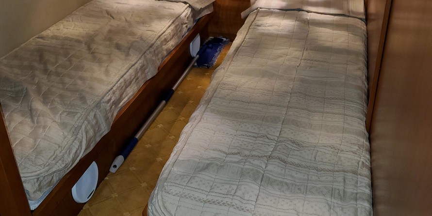 Cruisers Yachts 447 Sport Sedan