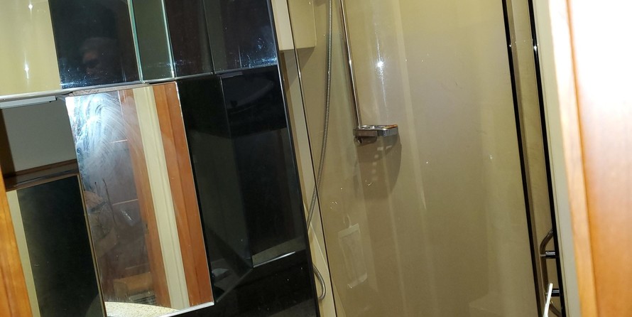 Cruisers Yachts 447 Sport Sedan