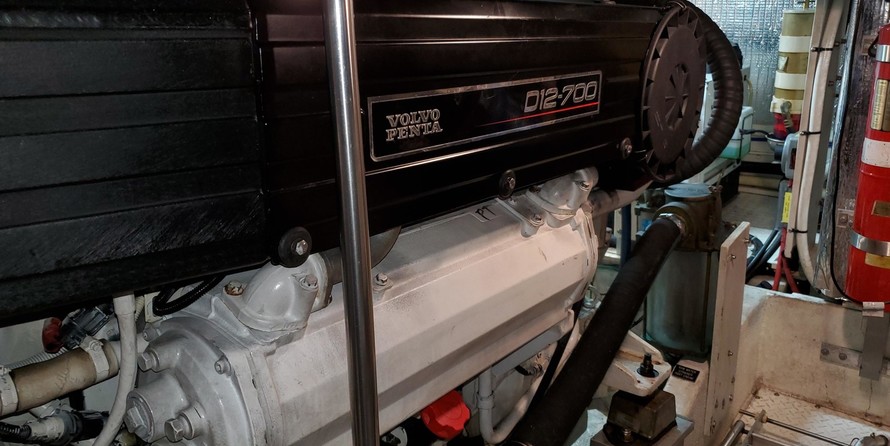 Cruisers Yachts 447 Sport Sedan