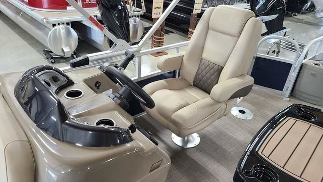 Sun Tracker Fishin Barge 20 DLX