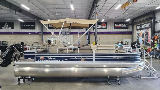 Sun Tracker Fishin Barge 20 DLX