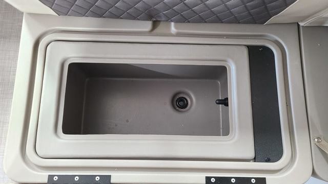 Sun Tracker Fishin Barge 20 DLX