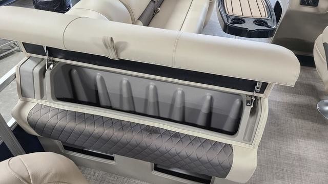 Sun Tracker Fishin Barge 20 DLX