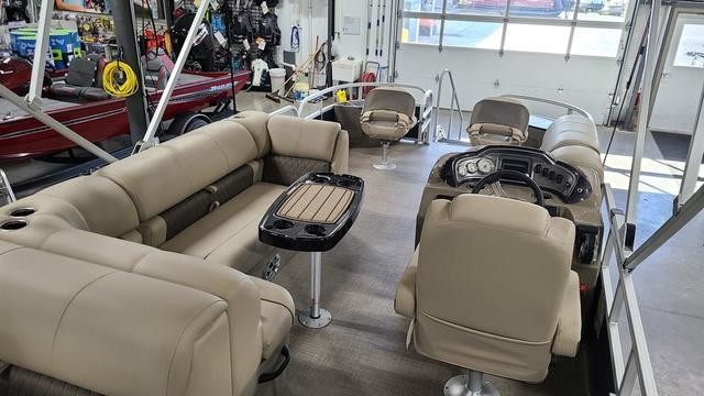 Sun Tracker Fishin Barge 20 DLX