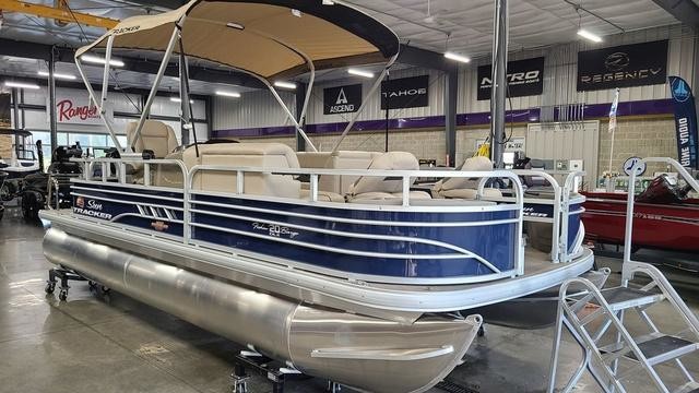 Sun Tracker Fishin Barge 20 DLX