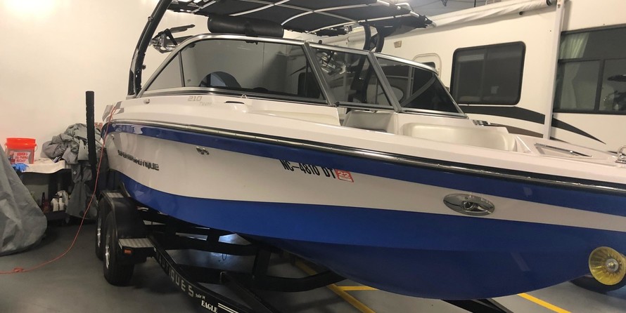 Super Air Nautique 210