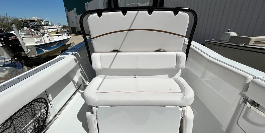 Sea Ray hunt ultra 211