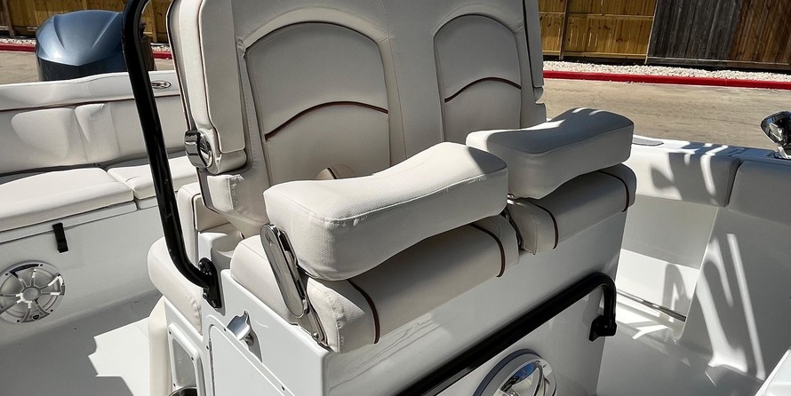 Sea Ray hunt ultra 211