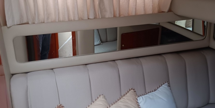 Sea ray 480 sedan bridge