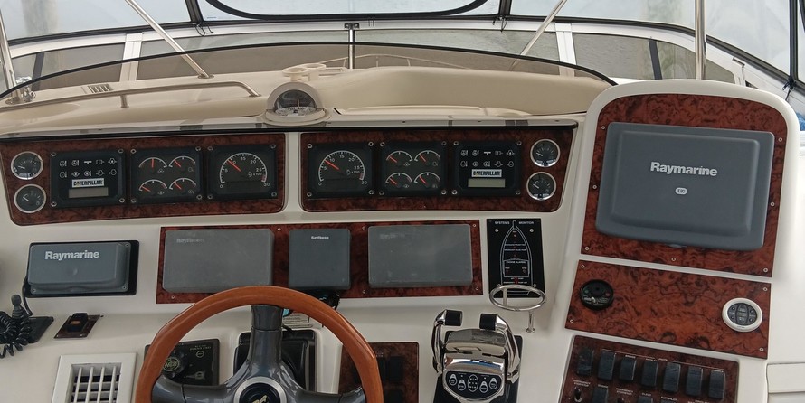 Sea ray 480 sedan bridge