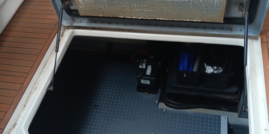 Sea ray 480 sedan bridge