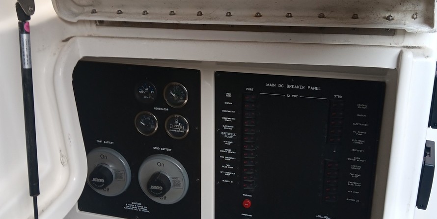 Sea ray 480 sedan bridge