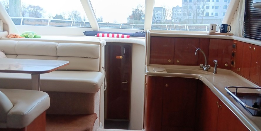 Sea ray 480 sedan bridge