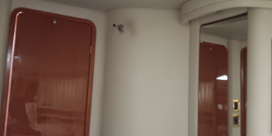 Sea ray 480 sedan bridge