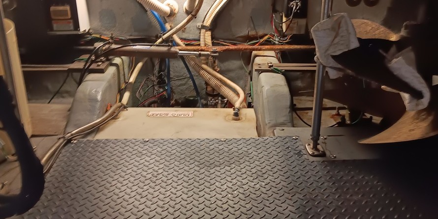 Sea ray 480 sedan bridge