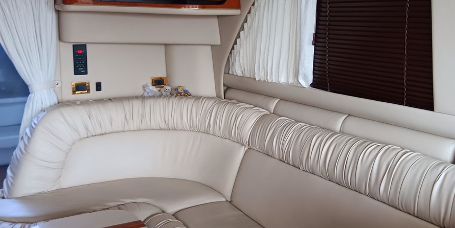 Sea ray 480 sedan bridge