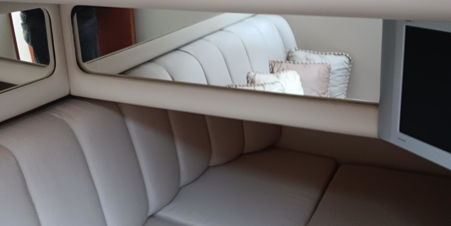 Sea ray 480 sedan bridge