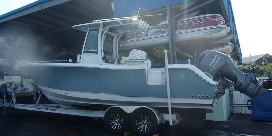 Sea Hunt Gamefish 27 With Coffin