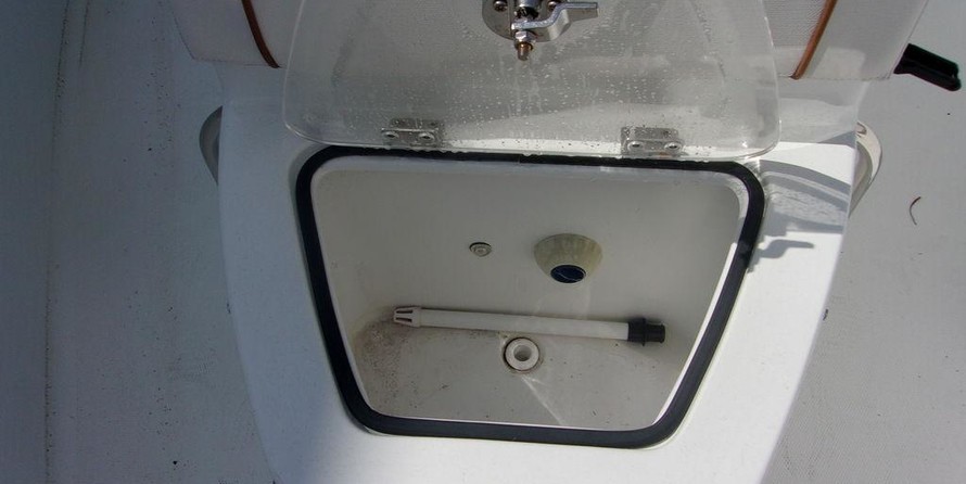 Sea Hunt Gamefish 27 With Coffin