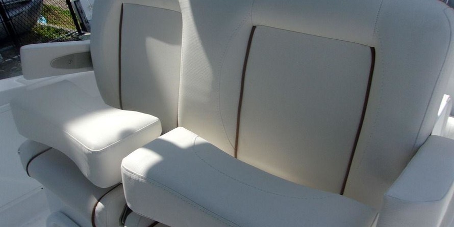 Sea Hunt Gamefish 27 With Coffin