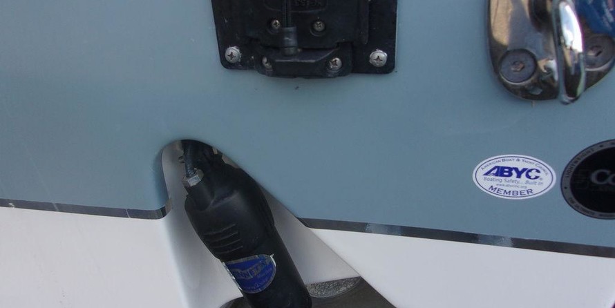 Sea Hunt Gamefish 27 With Coffin