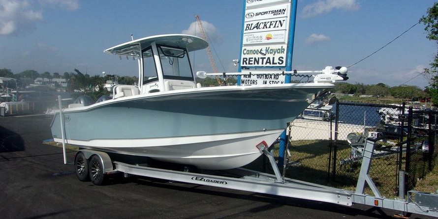 Sea Hunt Gamefish 27 With Coffin