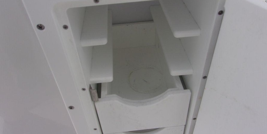 Sea Hunt Gamefish 27 With Coffin