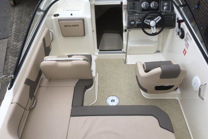 Bayliner VR5 Cuddy