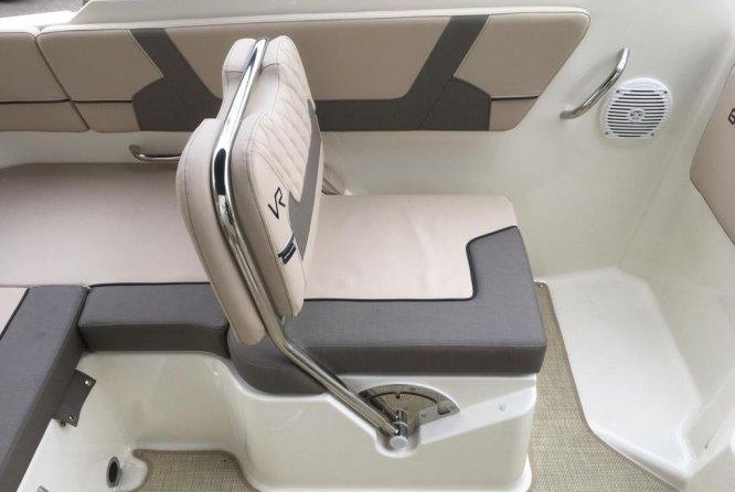 Bayliner VR5 Cuddy