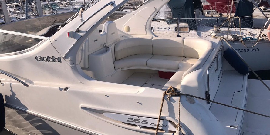 Gobbi 265 cabin