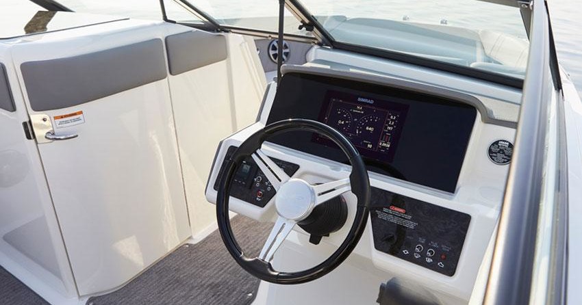 Sea ray 230 signature bowrider