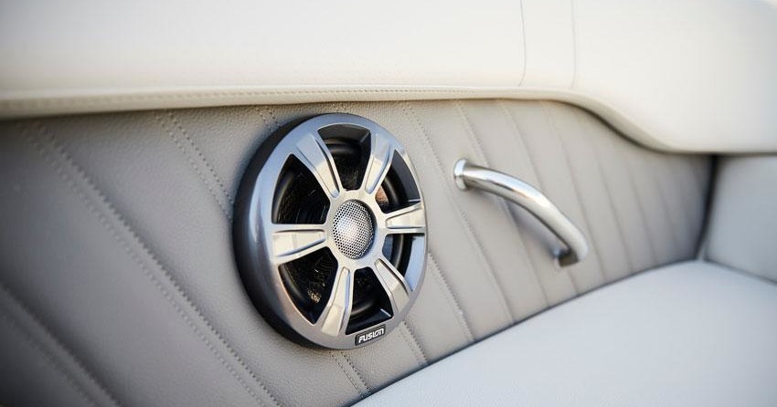 Sea ray 230 signature bowrider