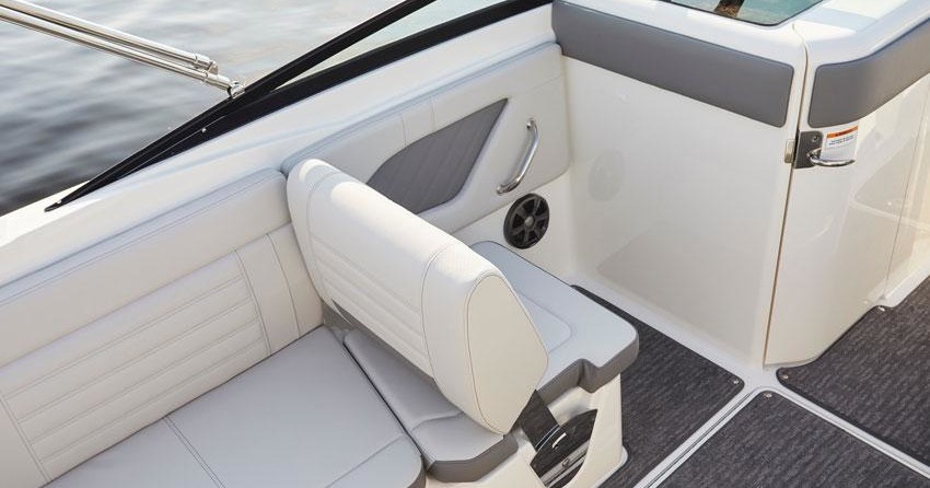 Sea ray 230 signature bowrider