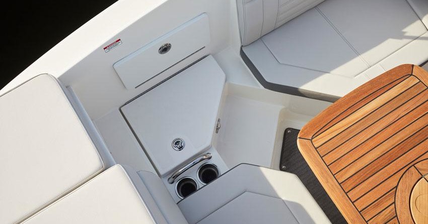 Sea ray 230 signature bowrider