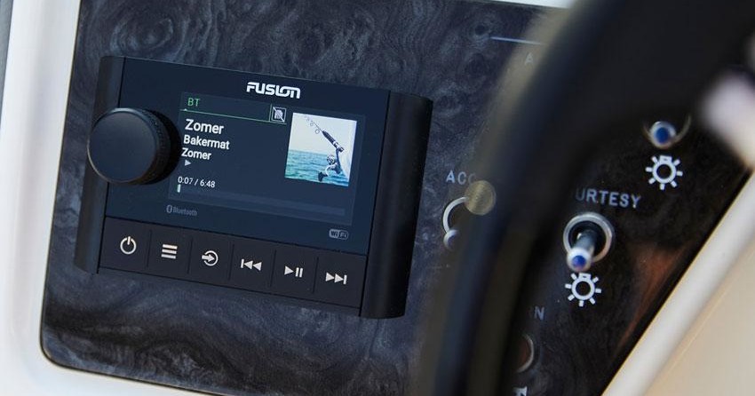 Sea ray 230 signature bowrider