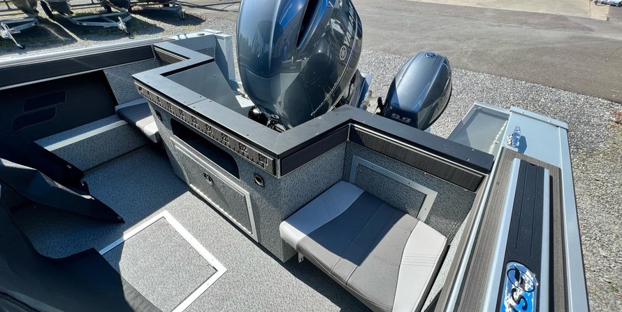 Starcraft Marine Fishmaster 210