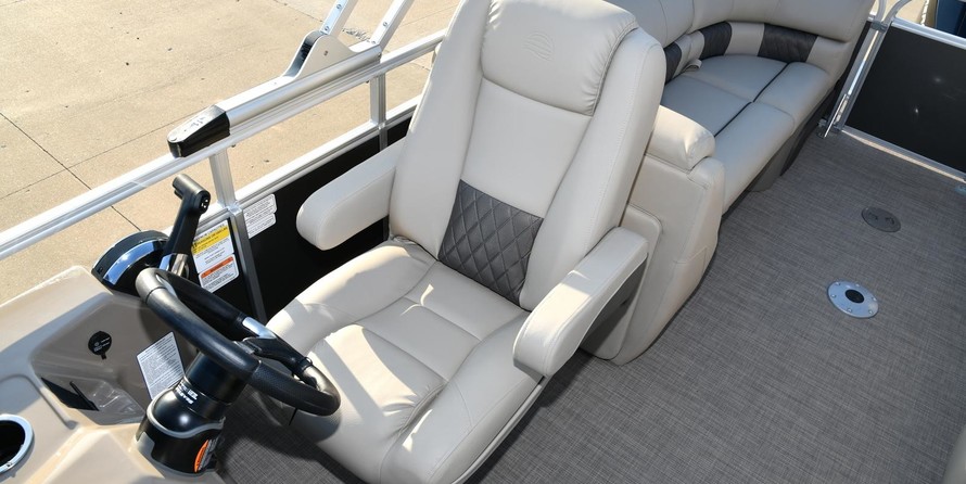 Sun Tracker Party Barge 22 XP3