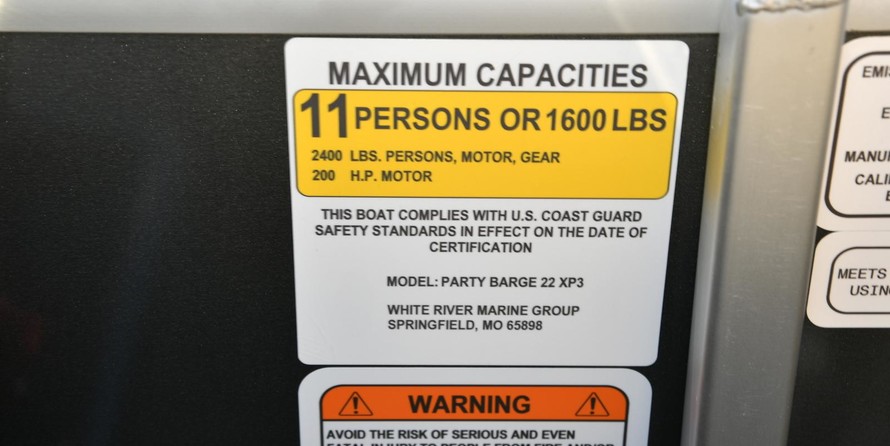 Sun Tracker Party Barge 22 XP3