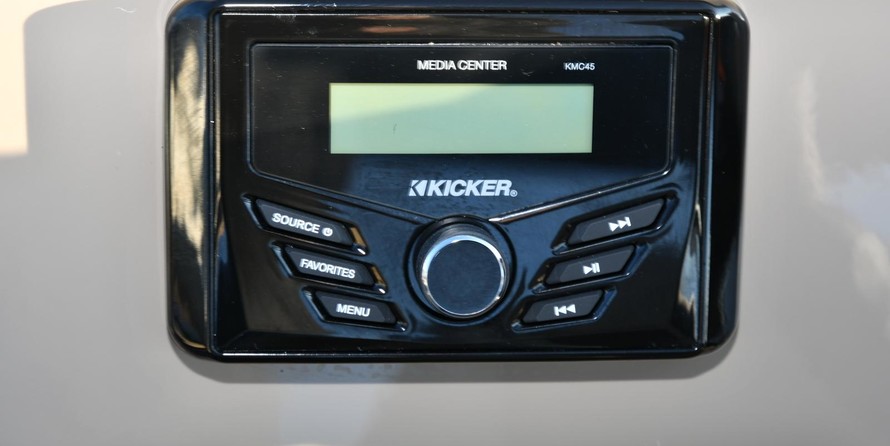 Sun Tracker Party Barge 22 XP3