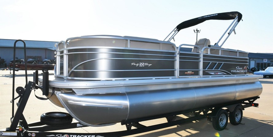 Sun Tracker Party Barge 22 XP3