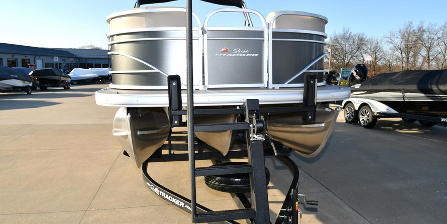 Sun Tracker Party Barge 22 XP3