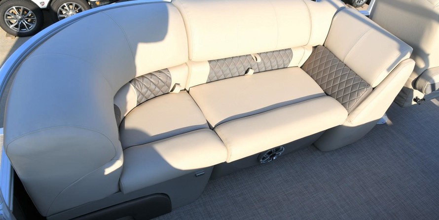 Sun Tracker Party Barge 22 XP3